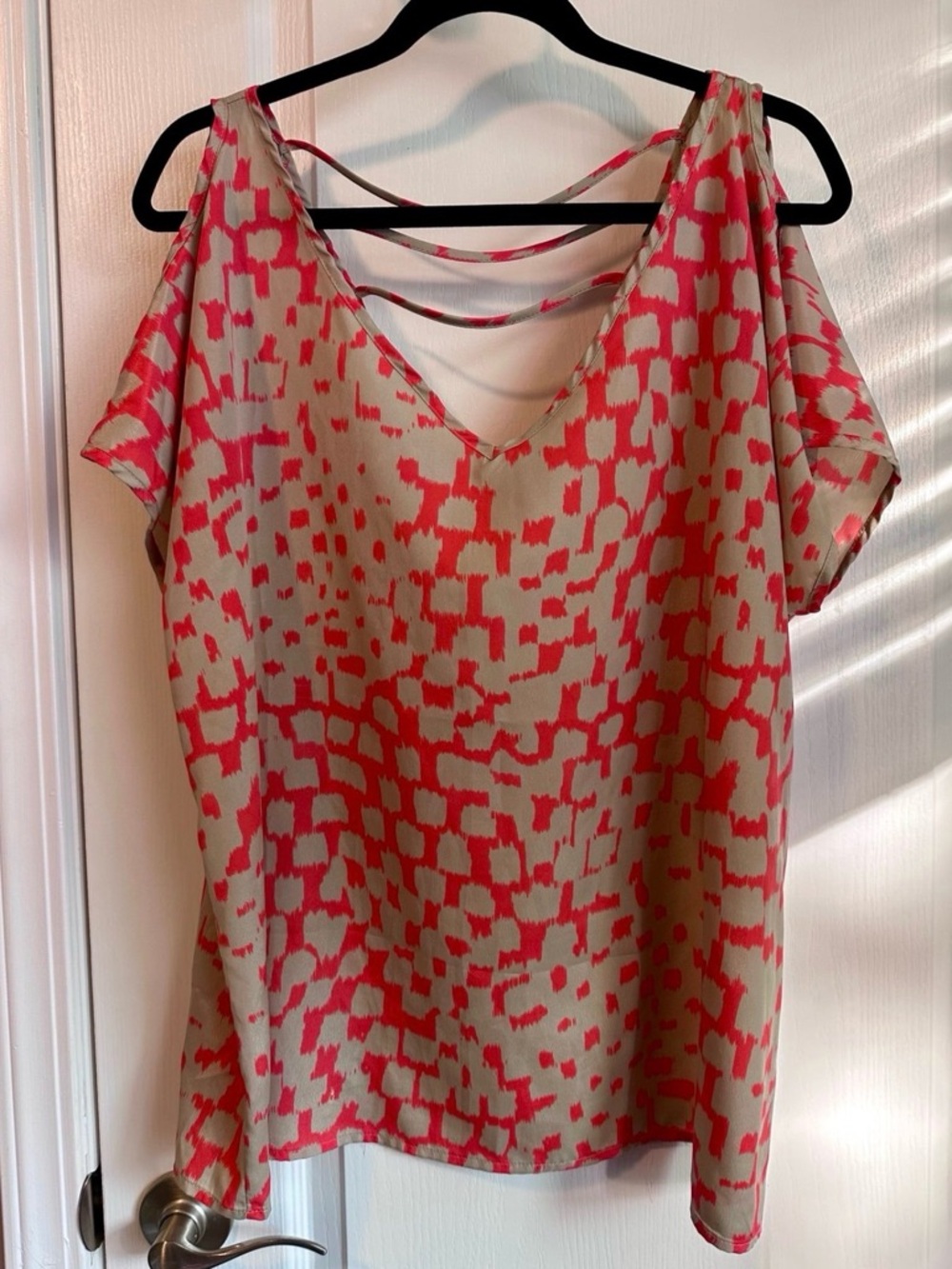 Soprano Coral-Pink Patterned Cold-Shoulder V-Neck Blouse